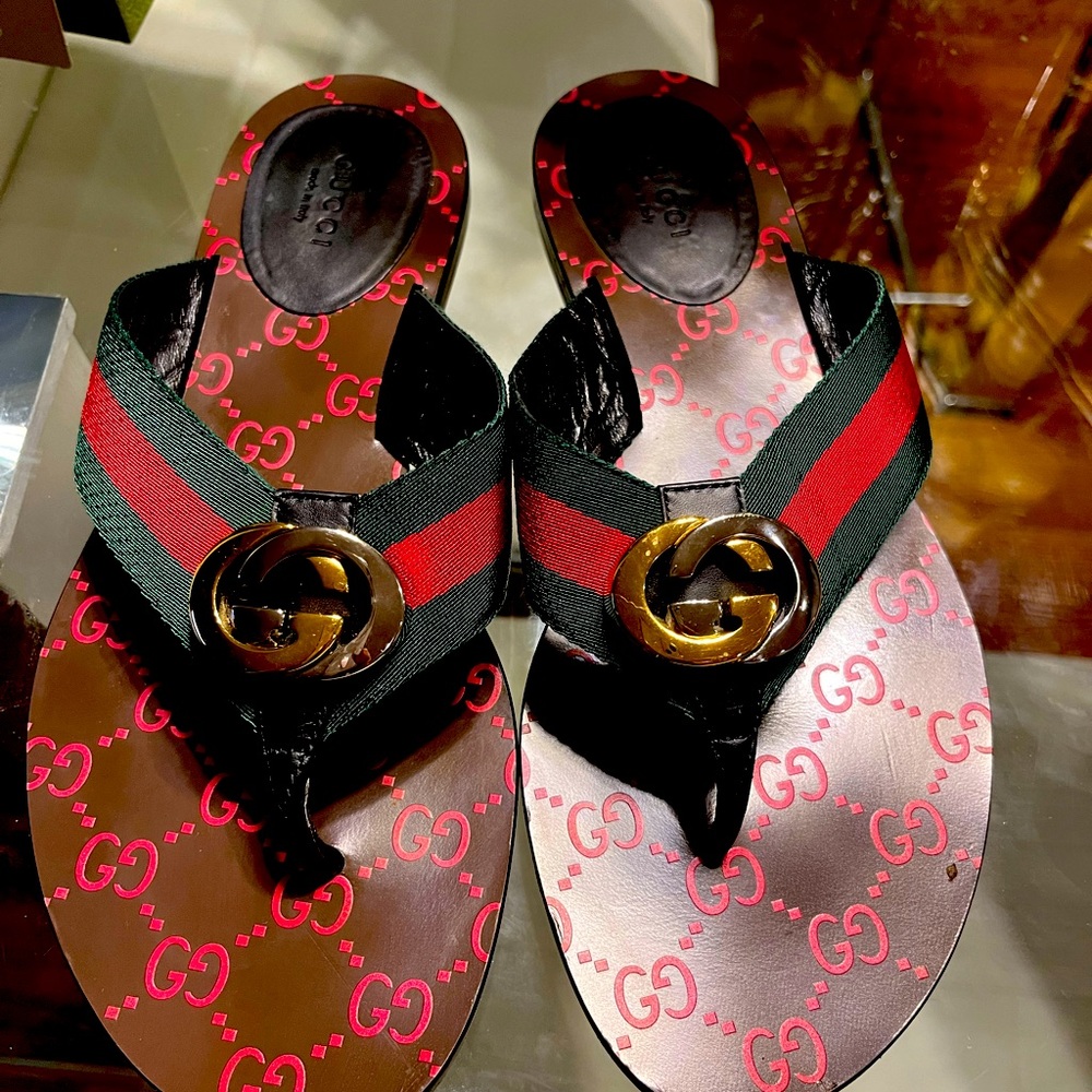 Gucci - Women’s Kika Thong Sandals Brown Size 9 US / 39 EU - Green Red / Nero